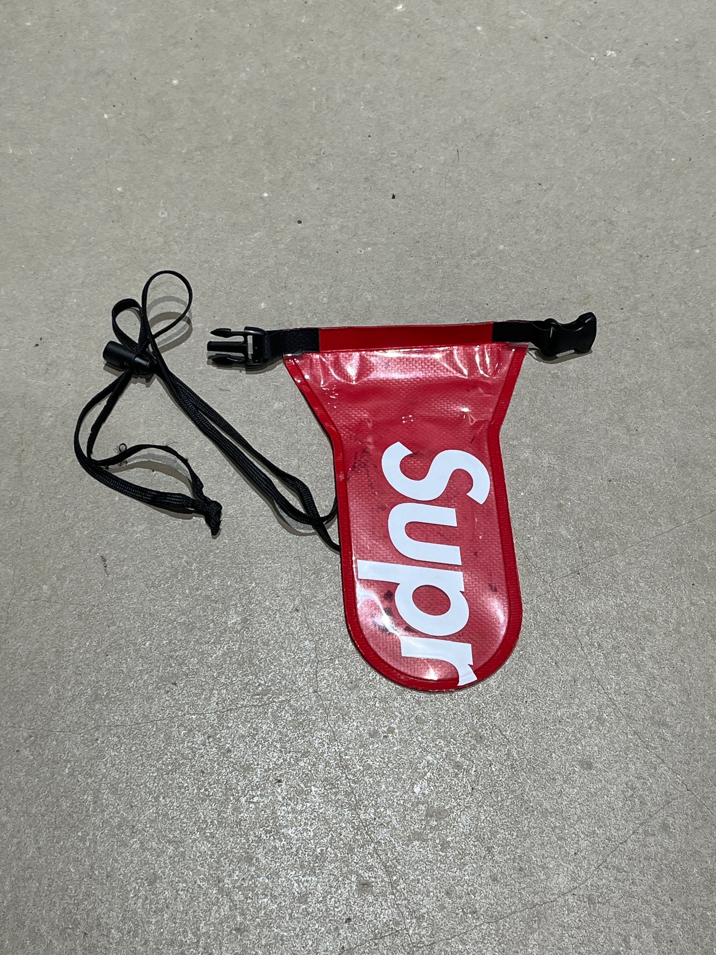 Supreme x SealLine Water Proof Pouch Red S