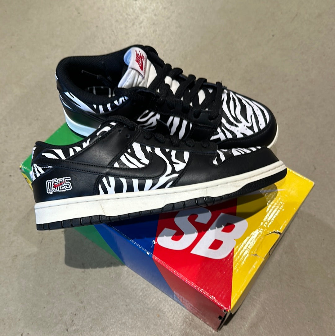 Nike SB Dunk Low Quartersnacks Zebra 42.5