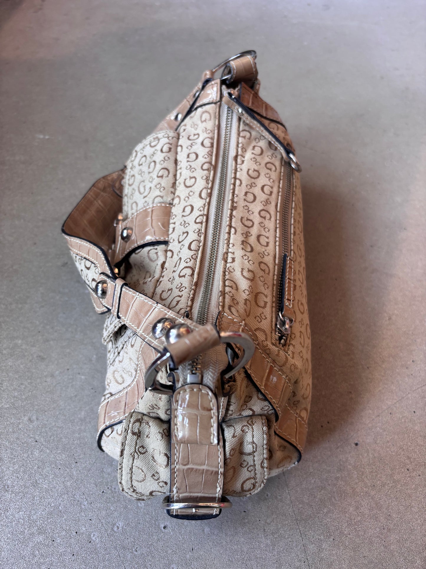 Beige Guess Shoulderbag