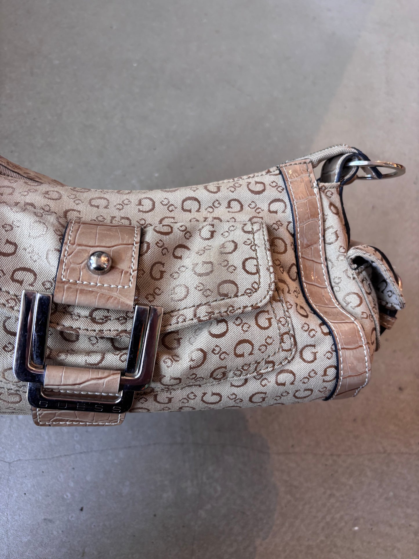 Beige Guess Shoulderbag