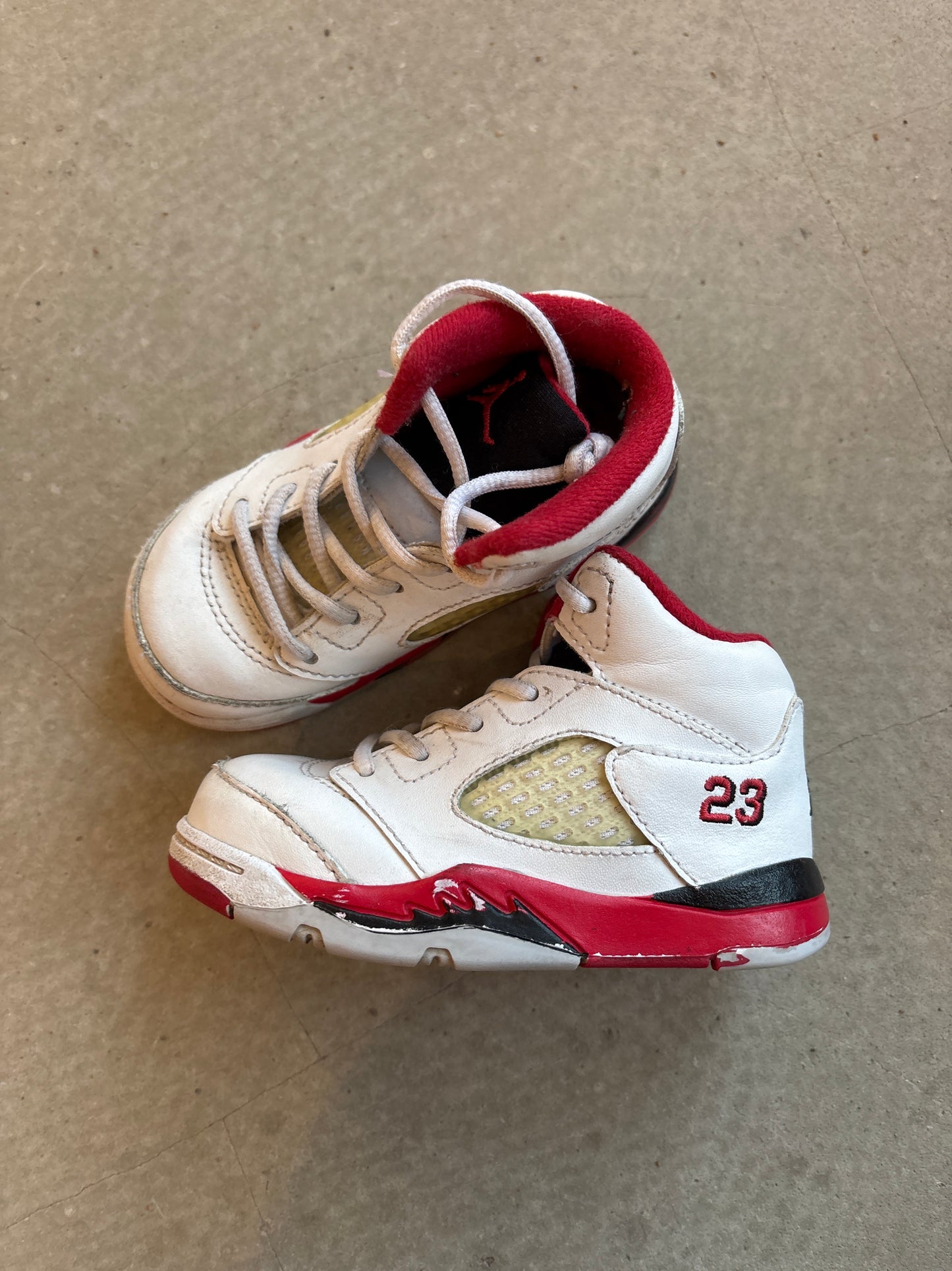 Nike Air Jordan 5 Retro (2013) EU 22