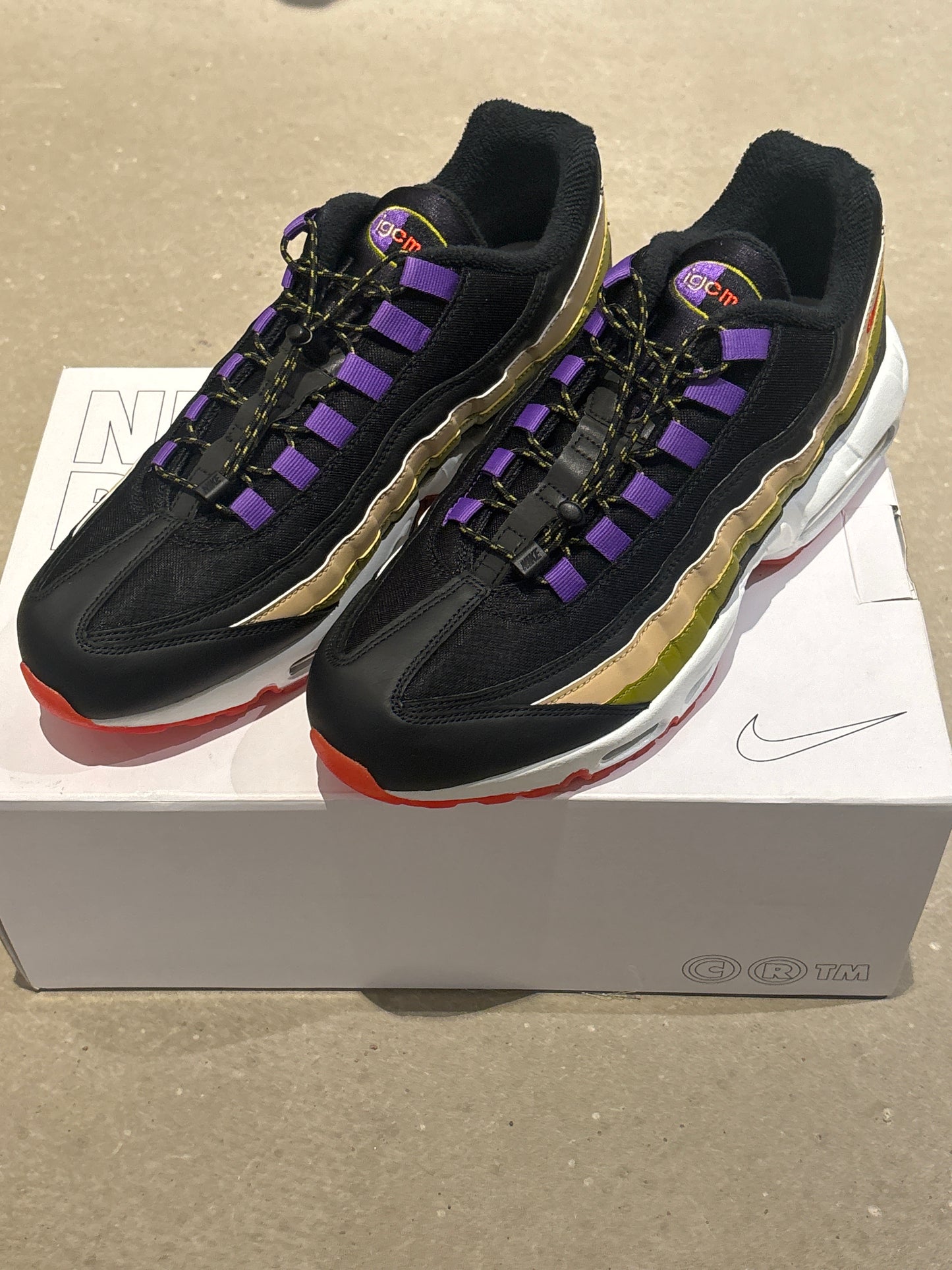 Nike Air Max 95 'International Girl Crew' size 44.5