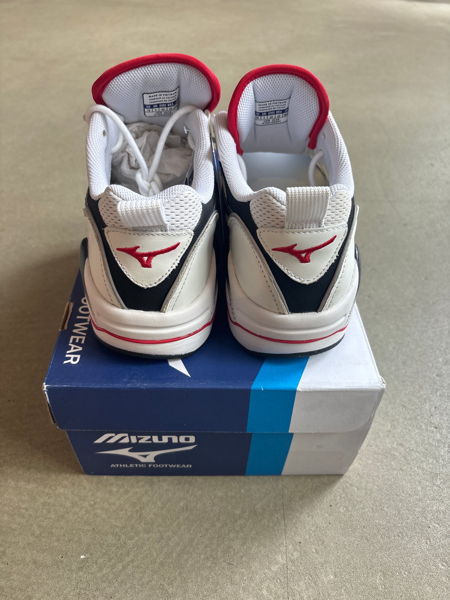 Mizuno Wave Rider 1 White Black Red 43