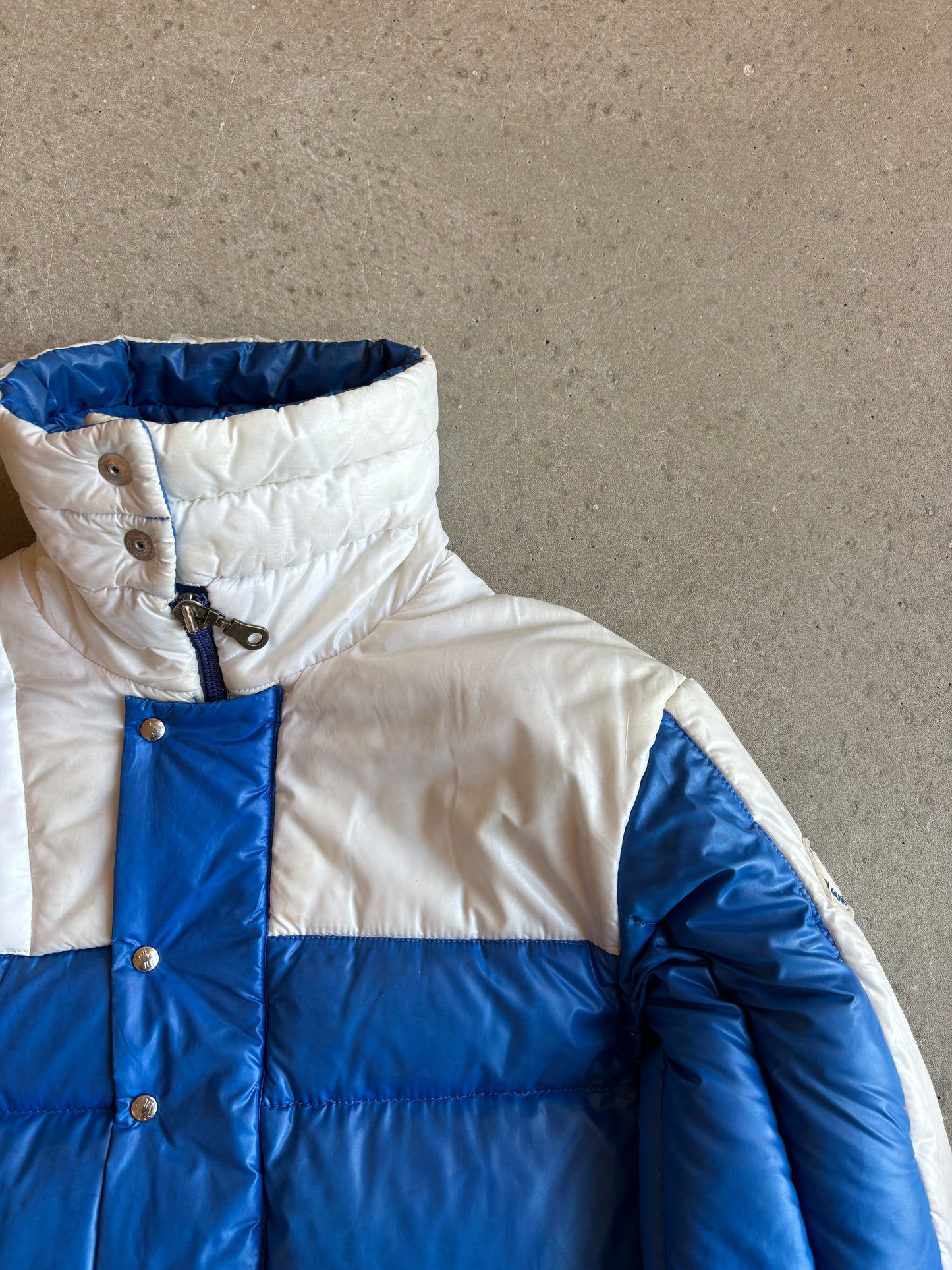 Moncler Pufrer Jacket Blue White M