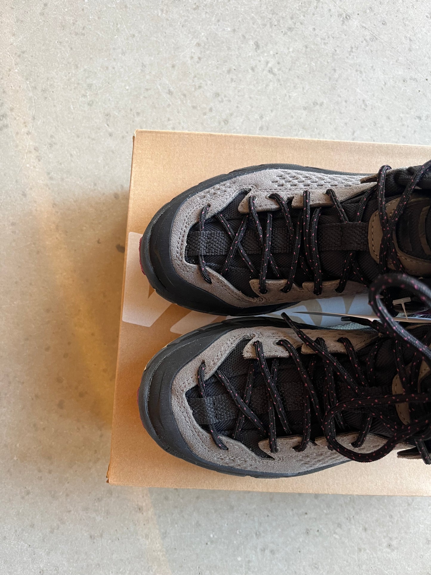 Hoka U Tor Ultra Hi Top Grey 36