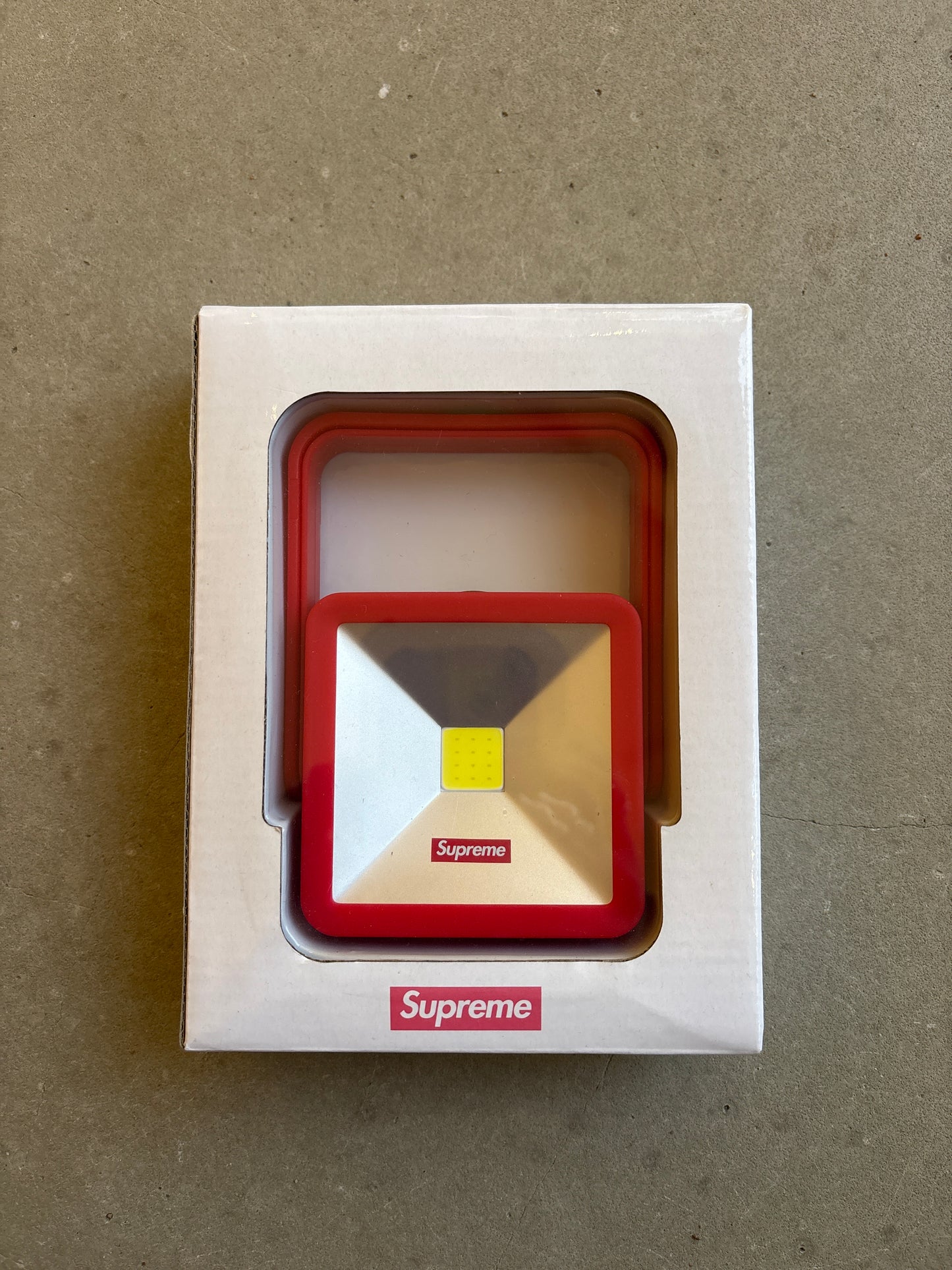 Supreme Magnetic Kickstand Light Red