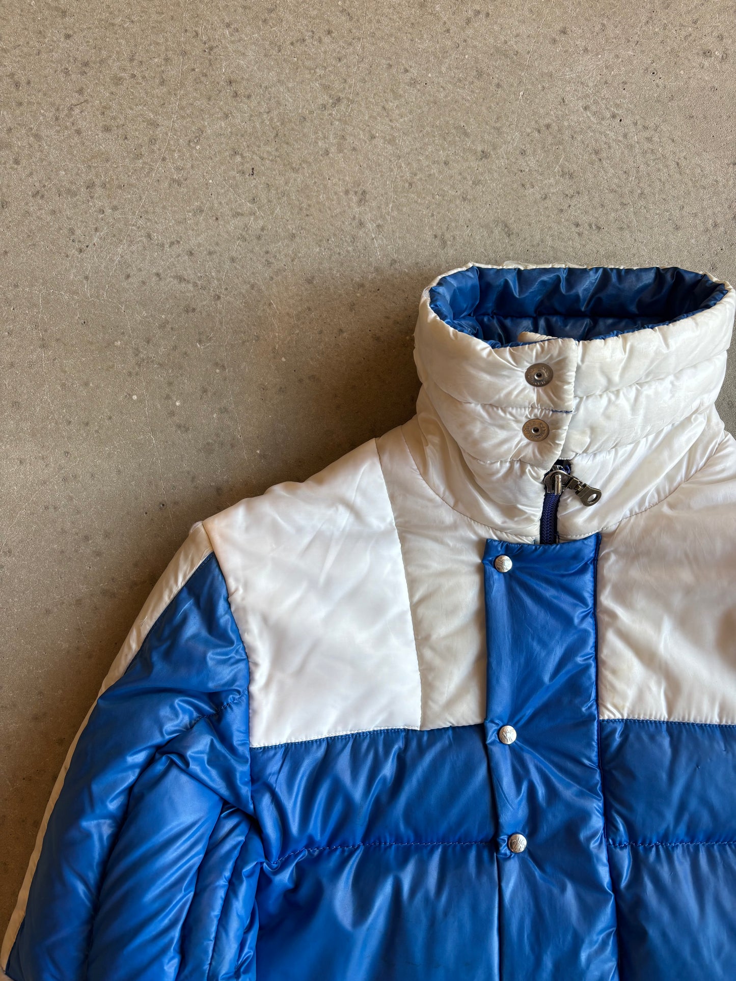 Moncler Pufrer Jacket Blue White M