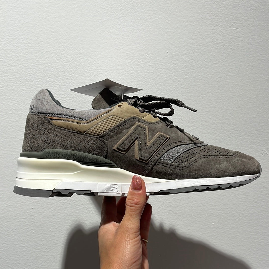 New balance m997fgg - made in the usa hotsell khaki y grey