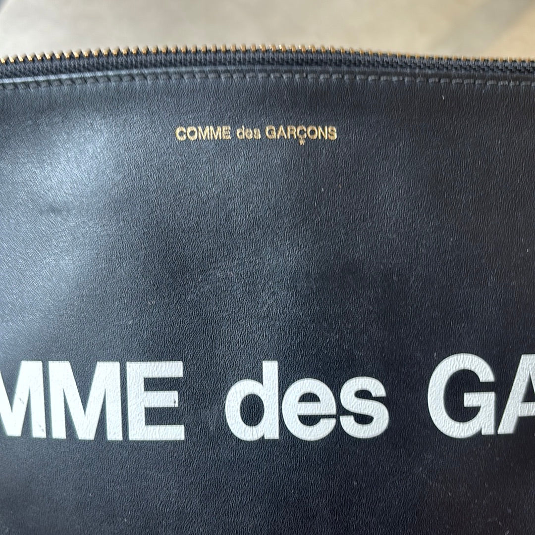 Comme Des Garçons Wallet Logo Print Pouch Black