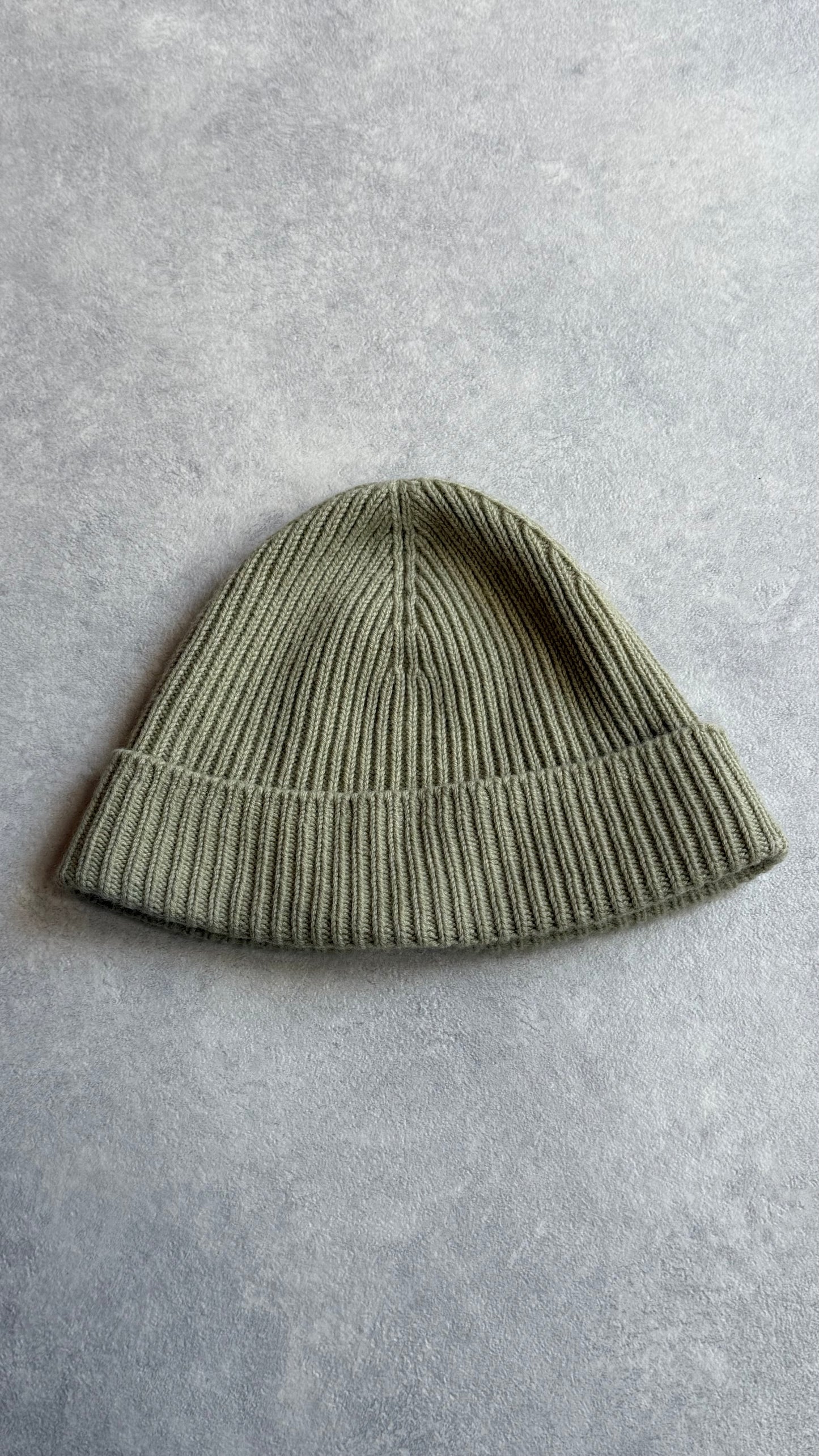 Burberry ribbed cashmere beanie Beige