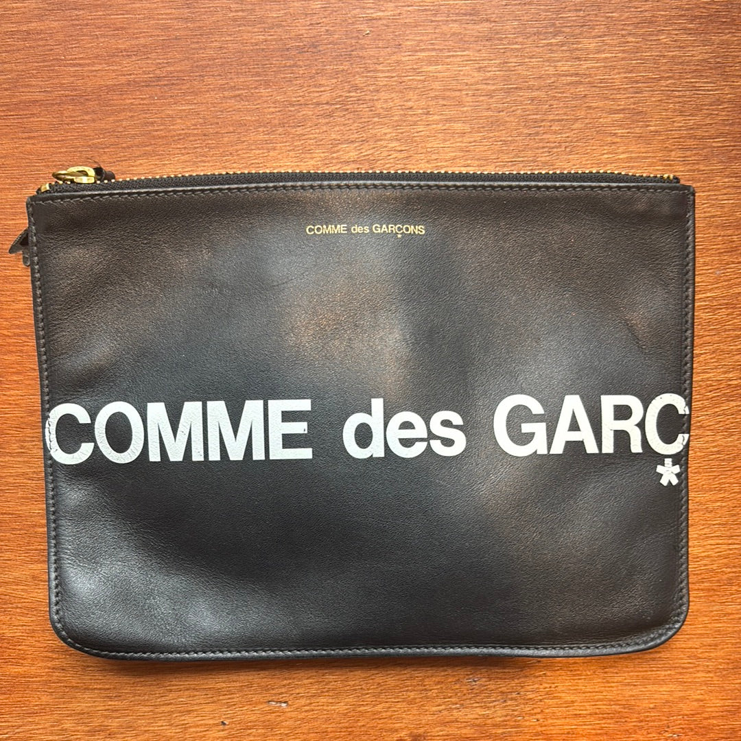 Comme Des Garçons Wallet Logo Print Pouch Black