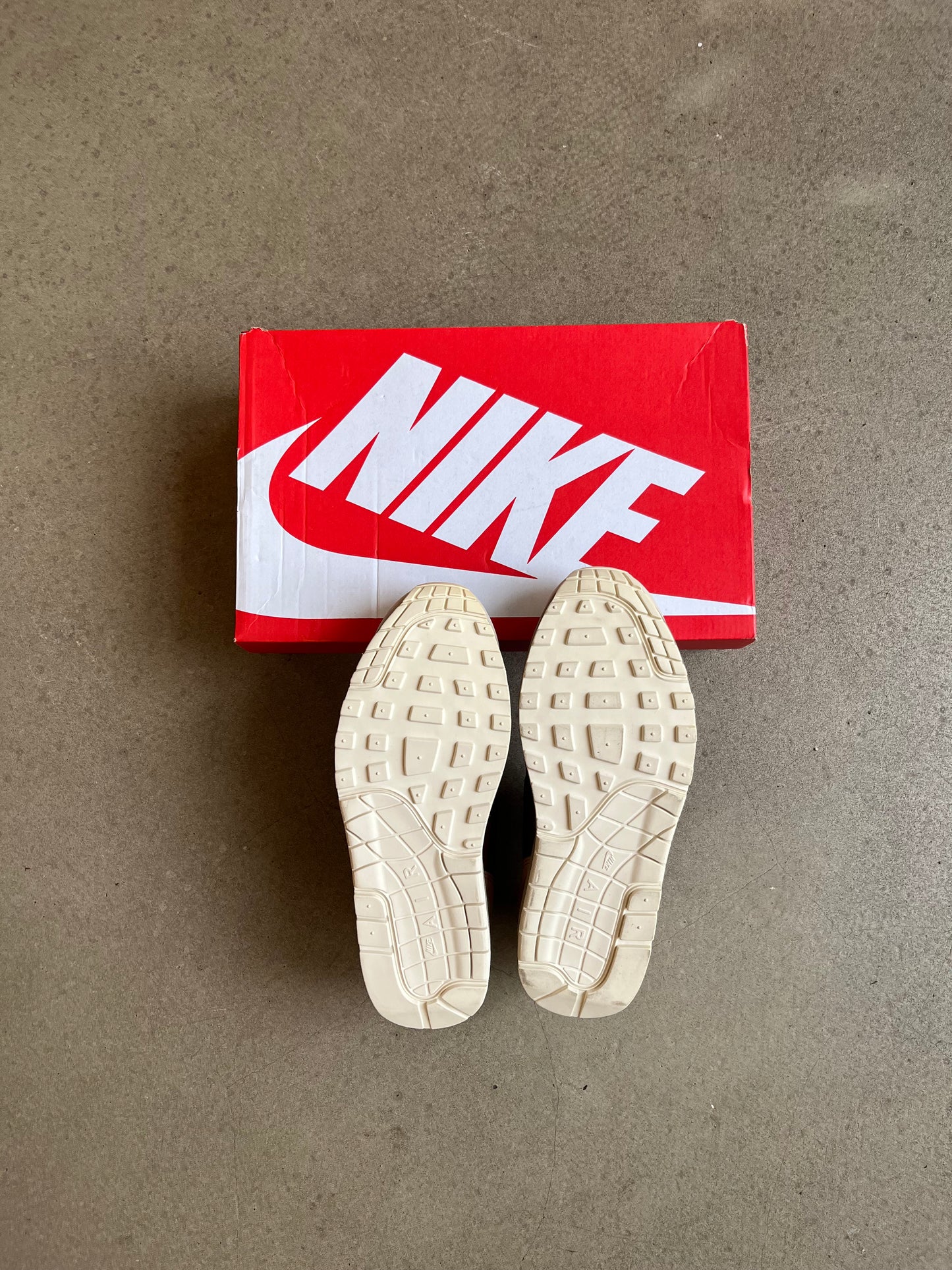 Nike Air Max 1 Beige Amsterdam 42