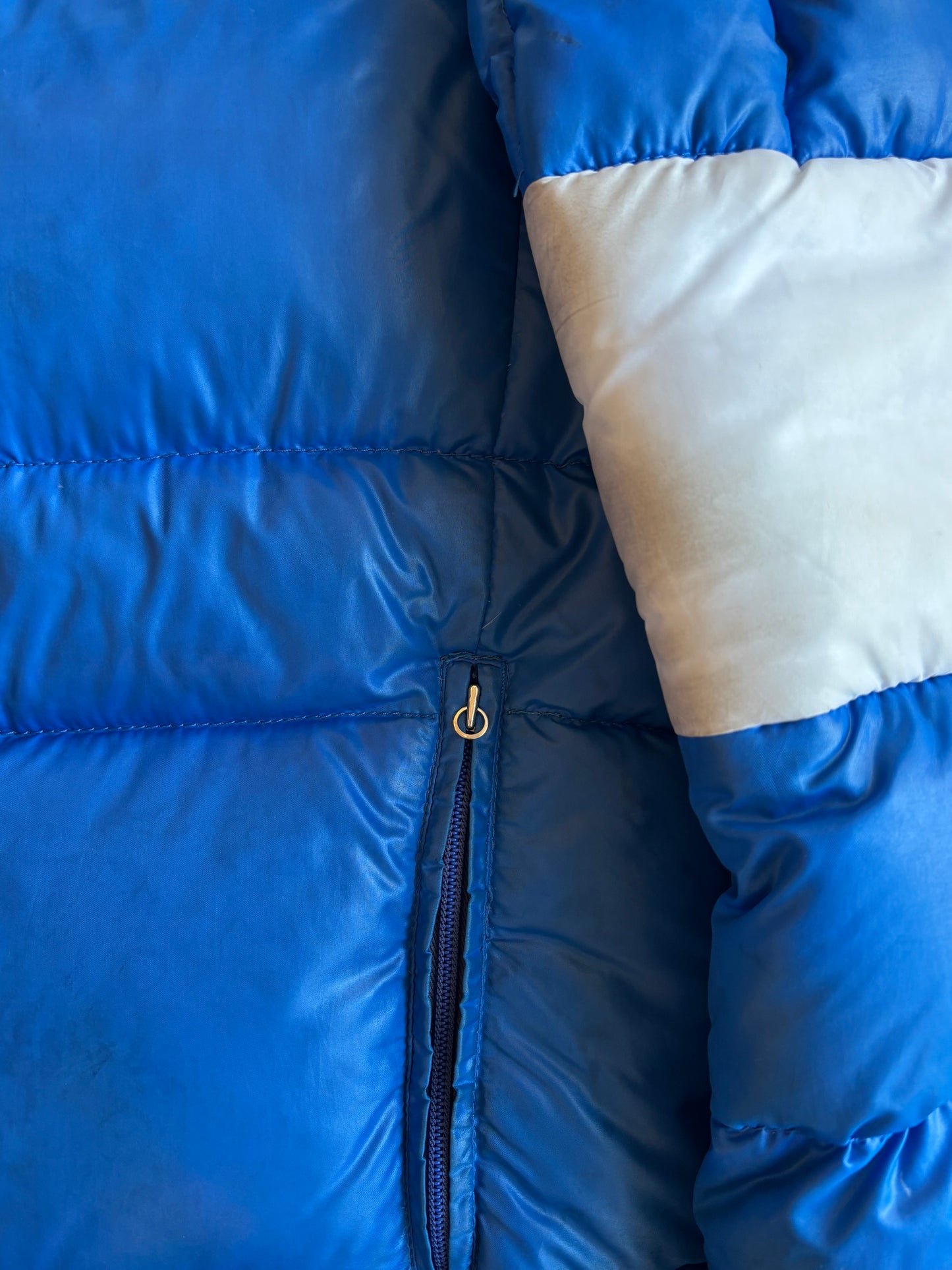 Moncler Pufrer Jacket Blue White M