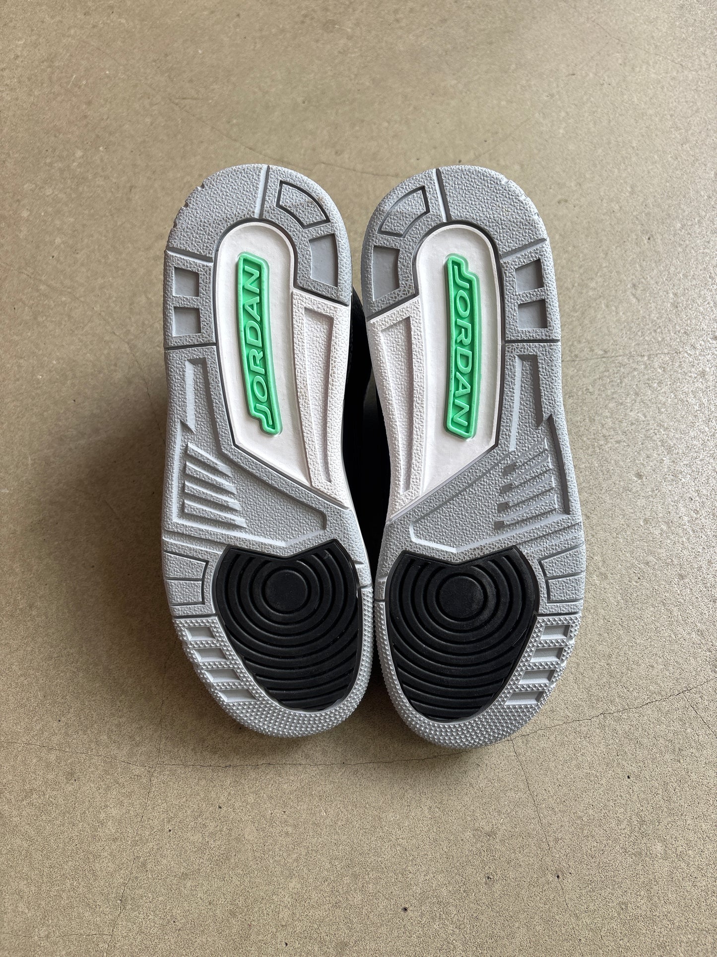 Jordan 3 Green Glow