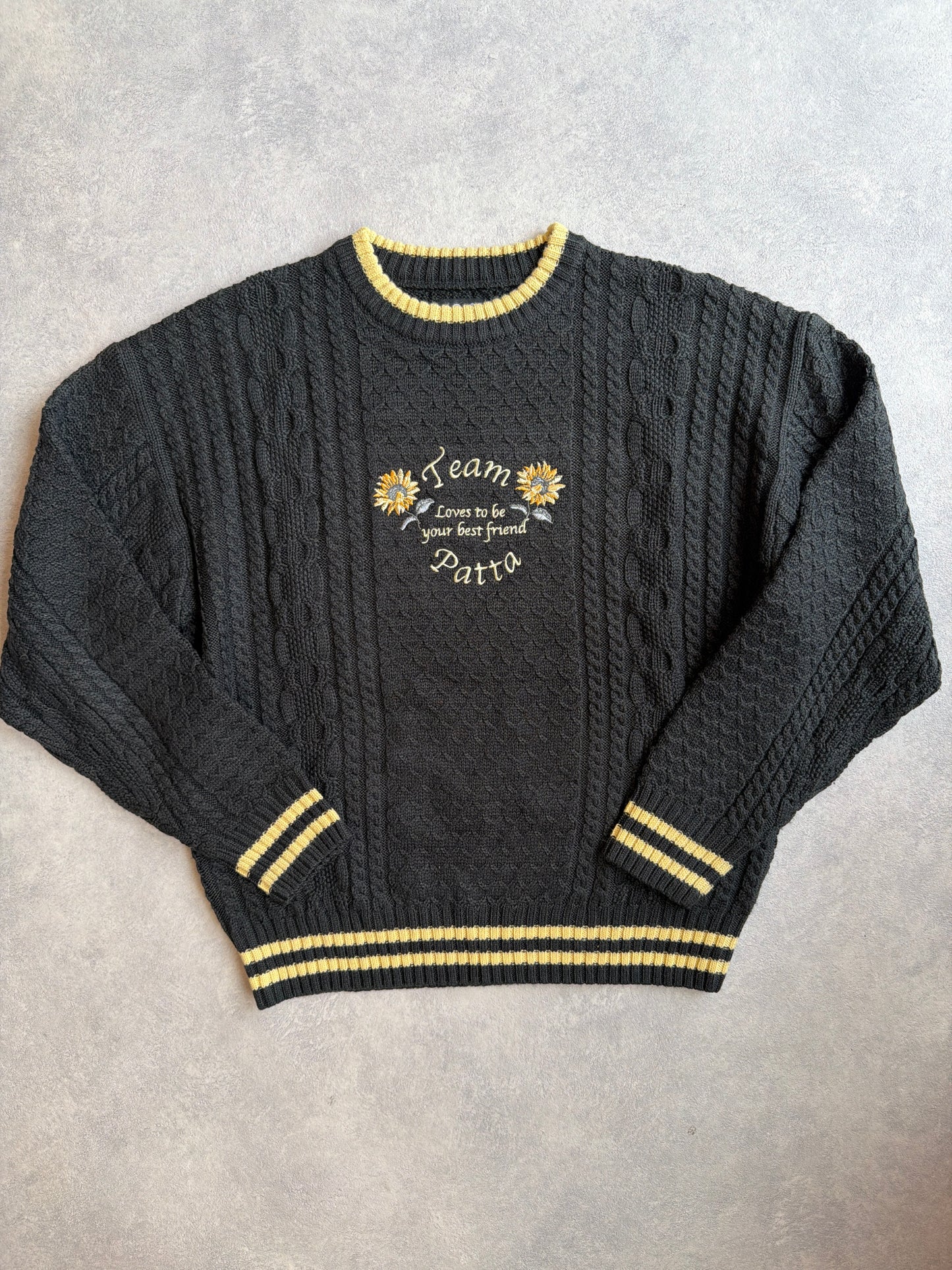 Patta Knitted Crewneck 'Team Patta Loves to be yout best friend' Medium