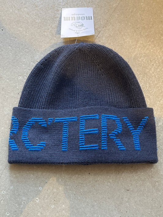 Arc'Teryx Knitted Logo Text Beanie Navy