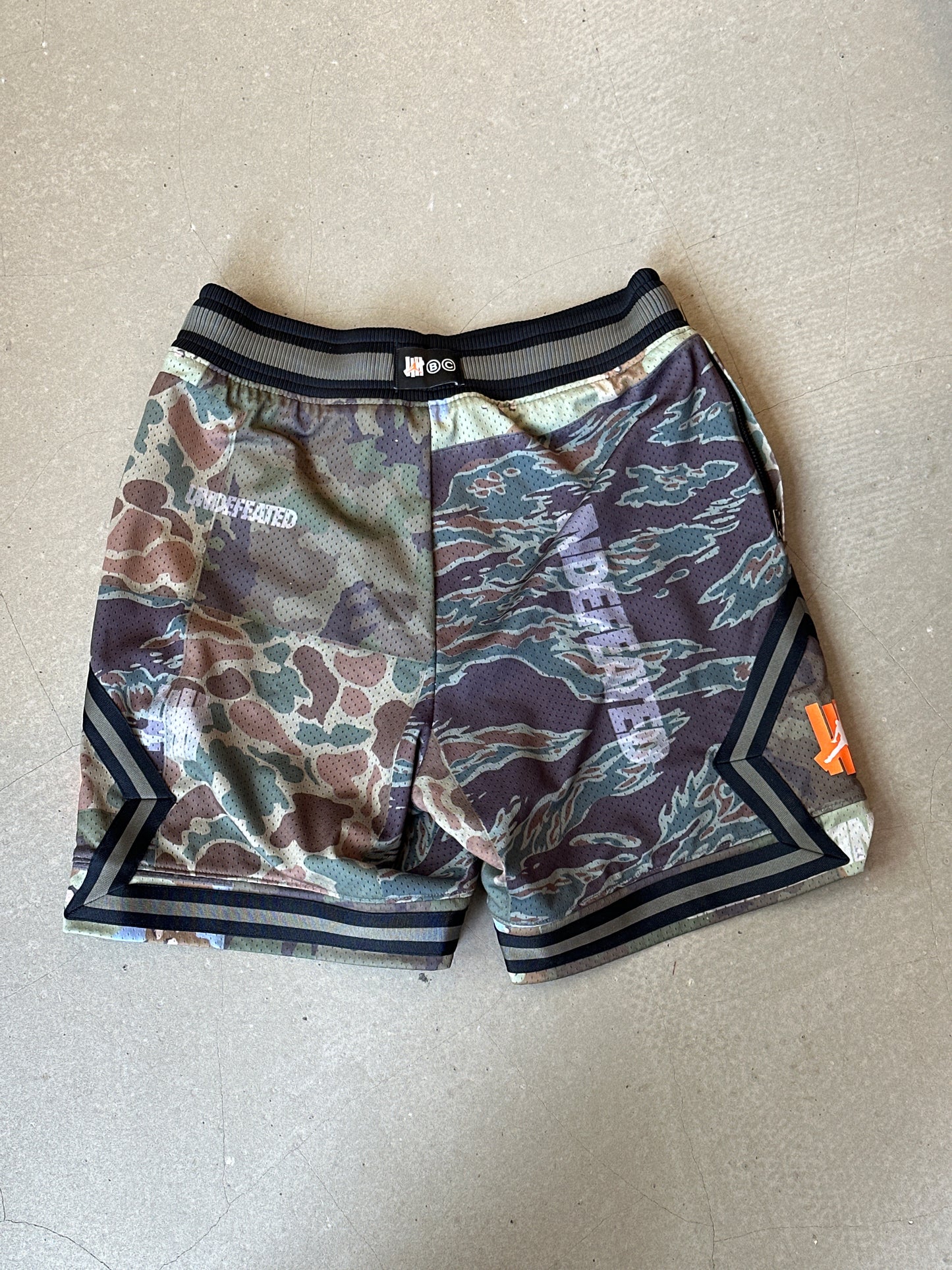 Jordan x UNDEFEATED Basketball Shorts S