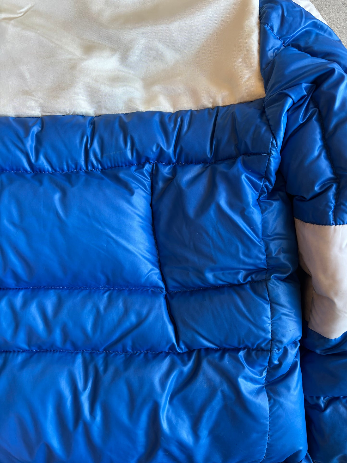 Moncler Pufrer Jacket Blue White M