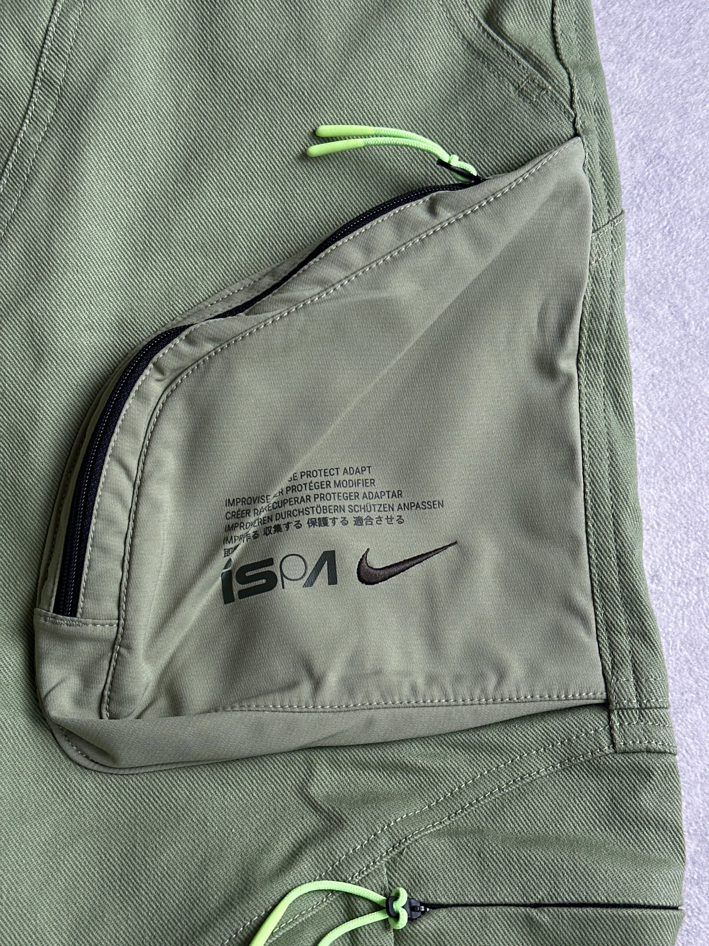 Nike  Ispa Pants 2.0  Green Size Medium
