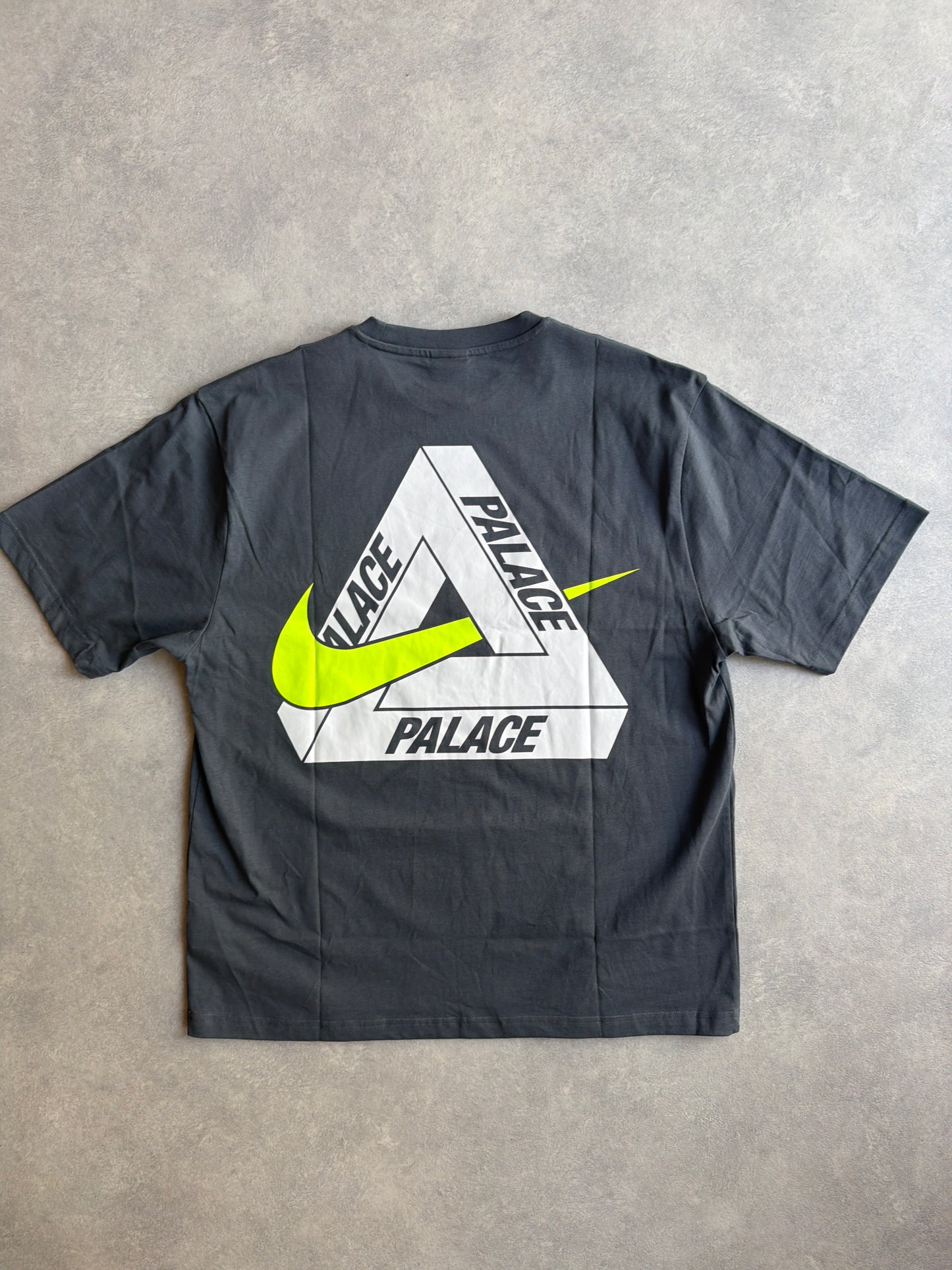 Palace  Nike TRI Swoosh T-shirt Charcoal