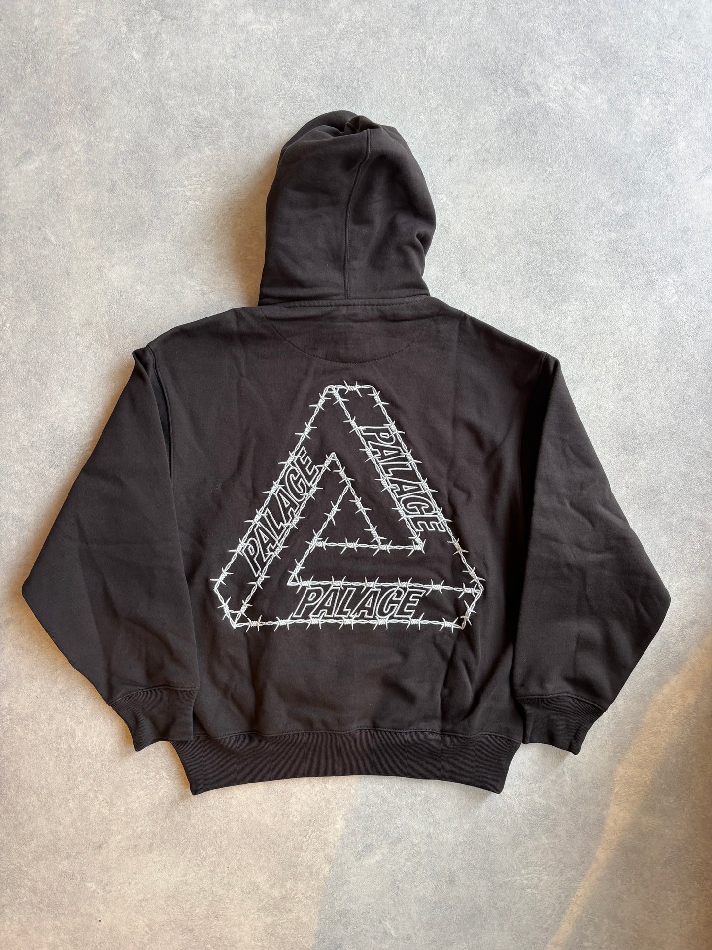 Palace Barbed Tri-ferg Hood Zwart