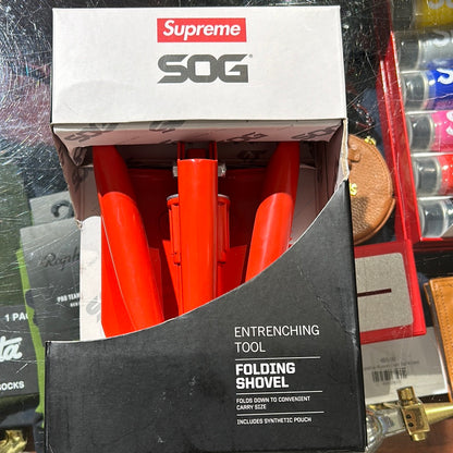 Supreme x SOG Shovel 2017