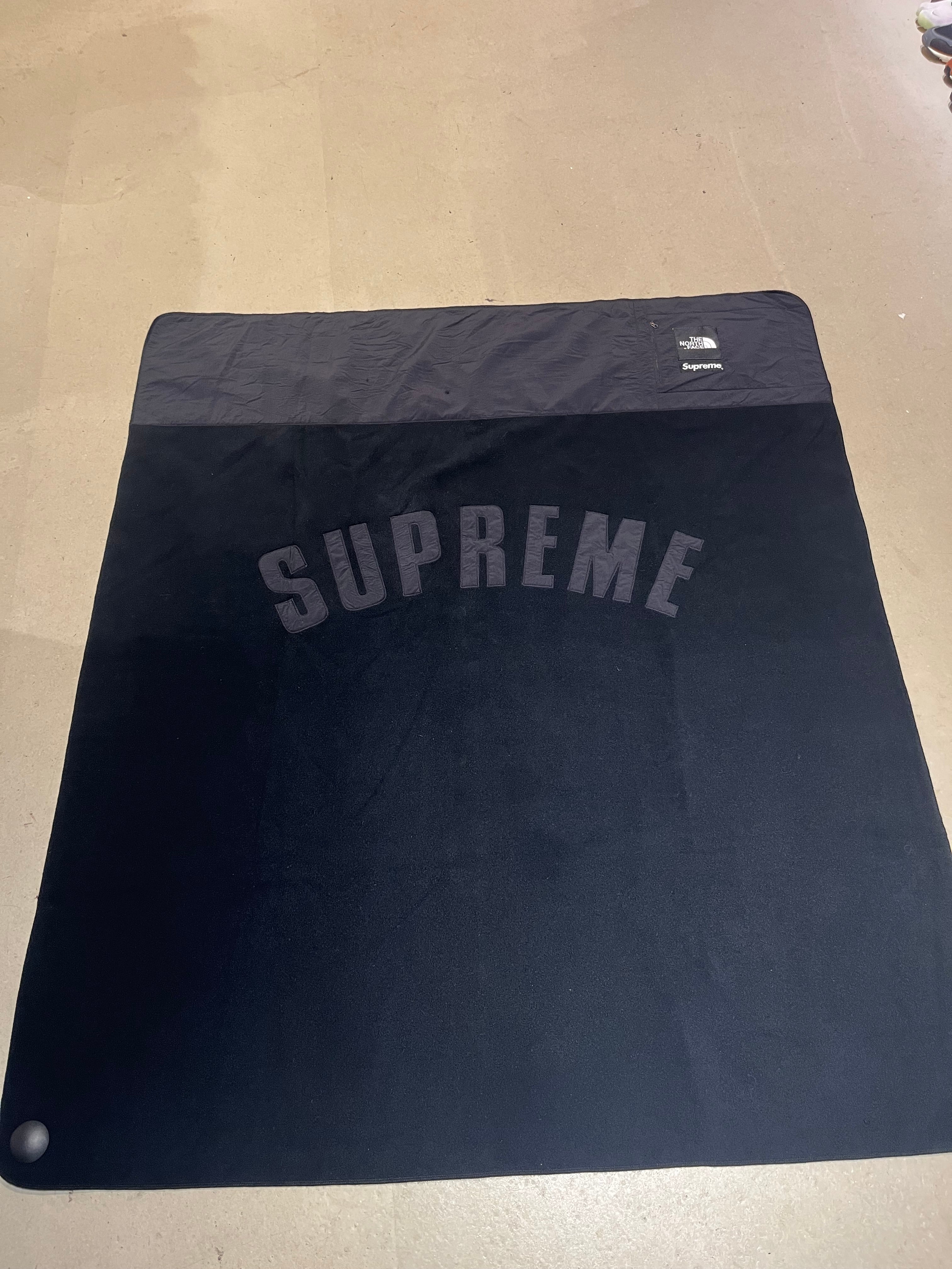 Supreme The North Face Arc Logo Denali Fleece Blanket Black