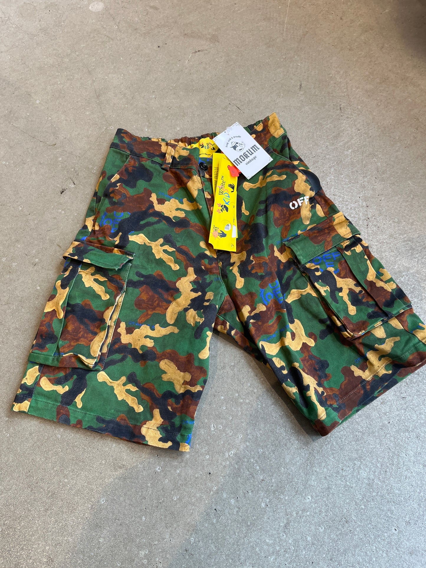 Off-White Kids Camo Shorts Green 12