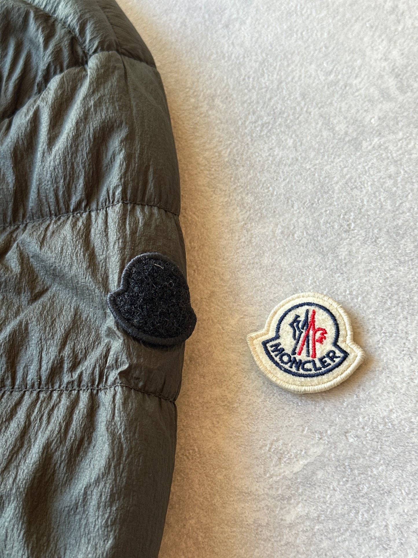 Moncler Dist padded Down Puffer Green Size 4