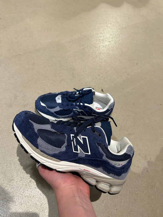 New Balance 2002R Protection Pack Navy 41.5