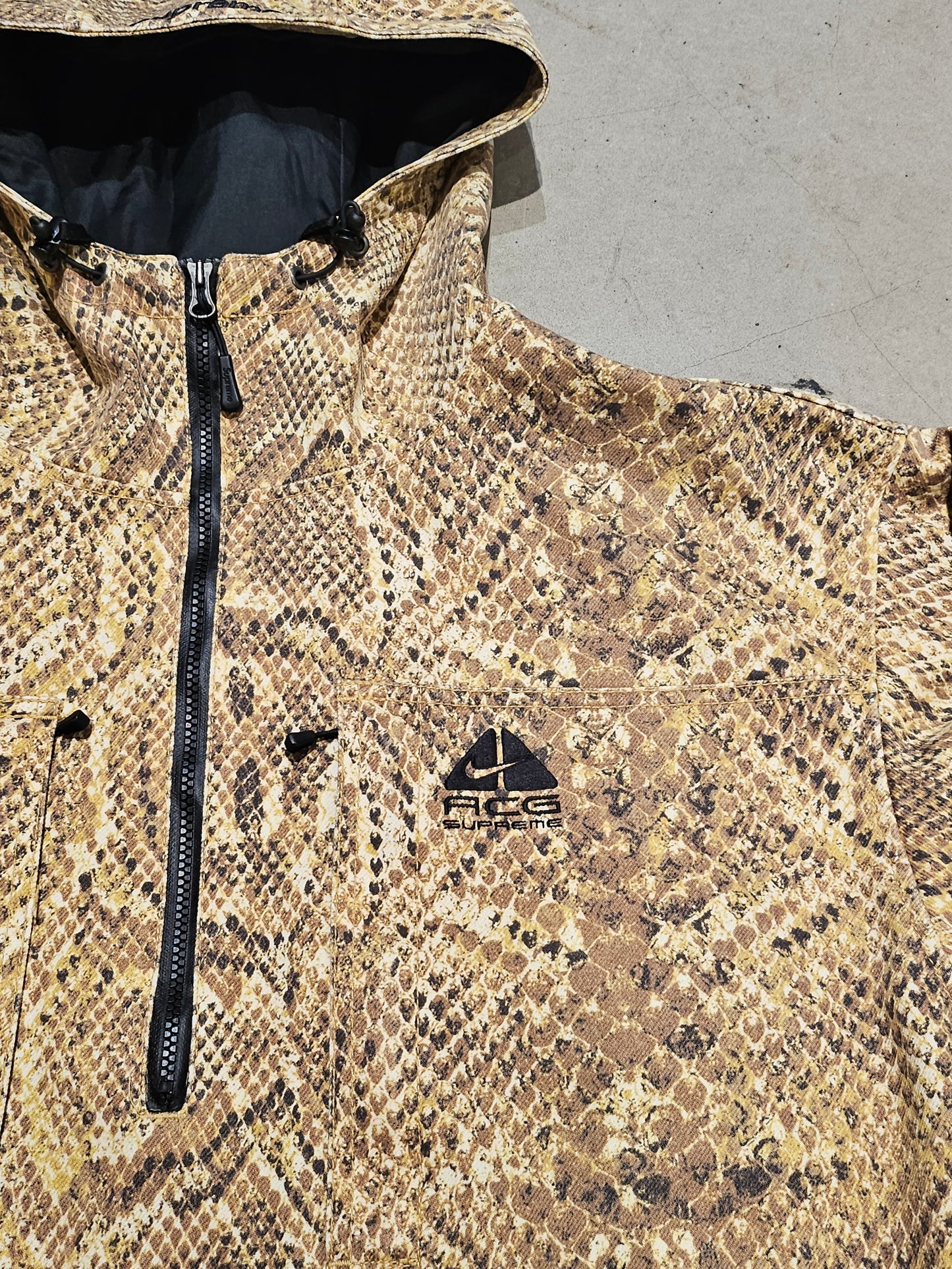 Supreme Nike ACG Denim Pullover Gold Snakeskin L