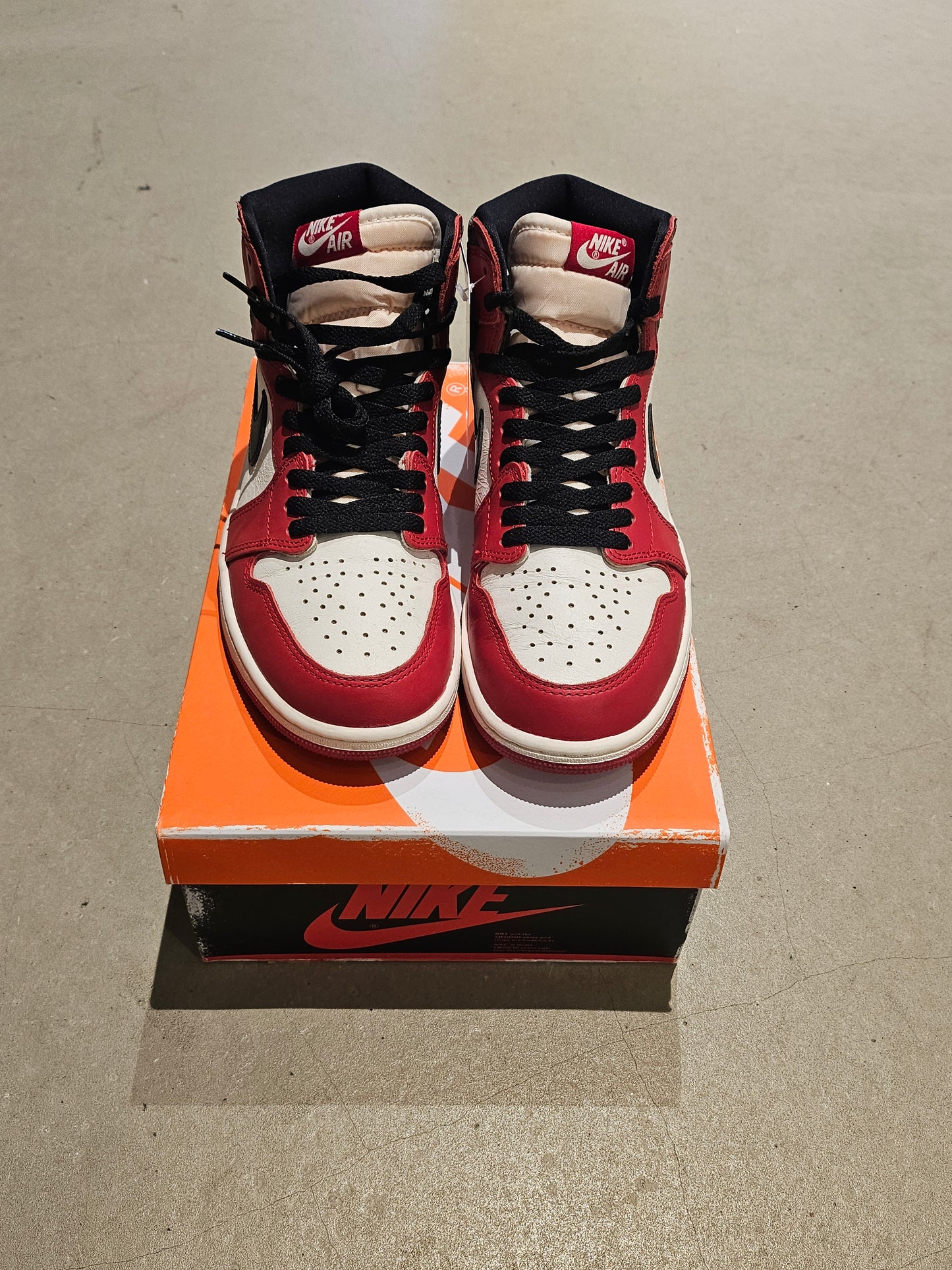 Jordan 1 Retro High OG Chicago Lost and Found 41