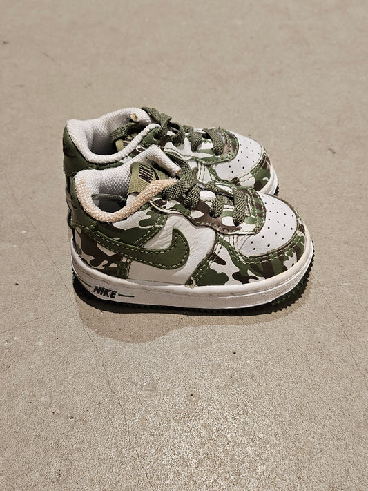 Vintage Nike Air Force Baby Camo EU17