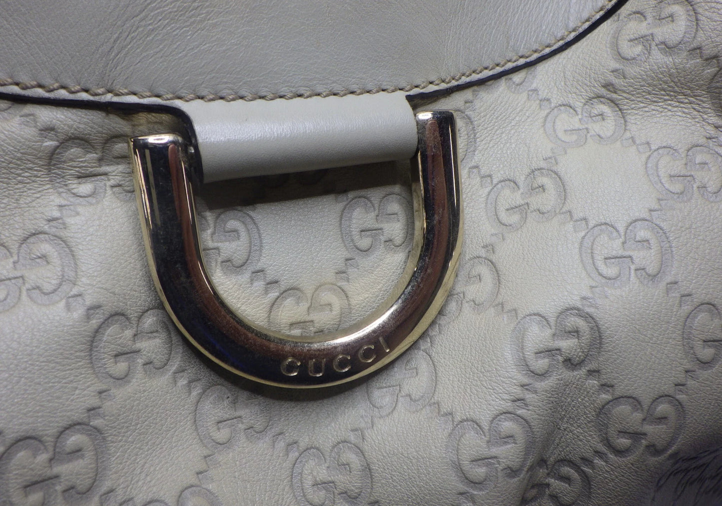 Gucci leather Abbey Line Shoulder Bag White/beige