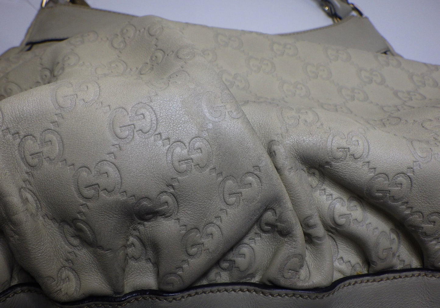 Gucci leather Abbey Line Shoulder Bag White/beige
