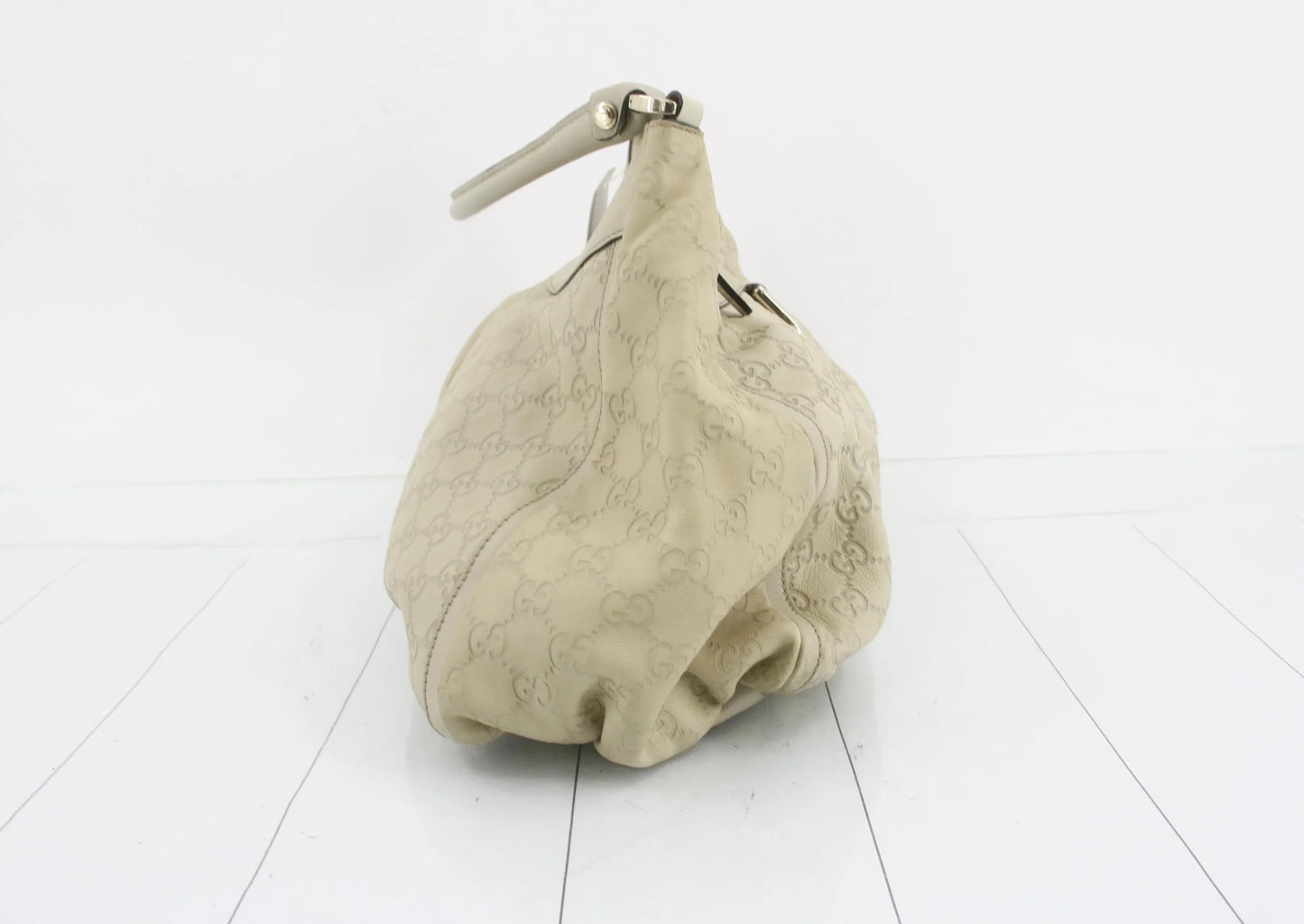 Gucci leather Abbey Line Shoulder Bag White/beige