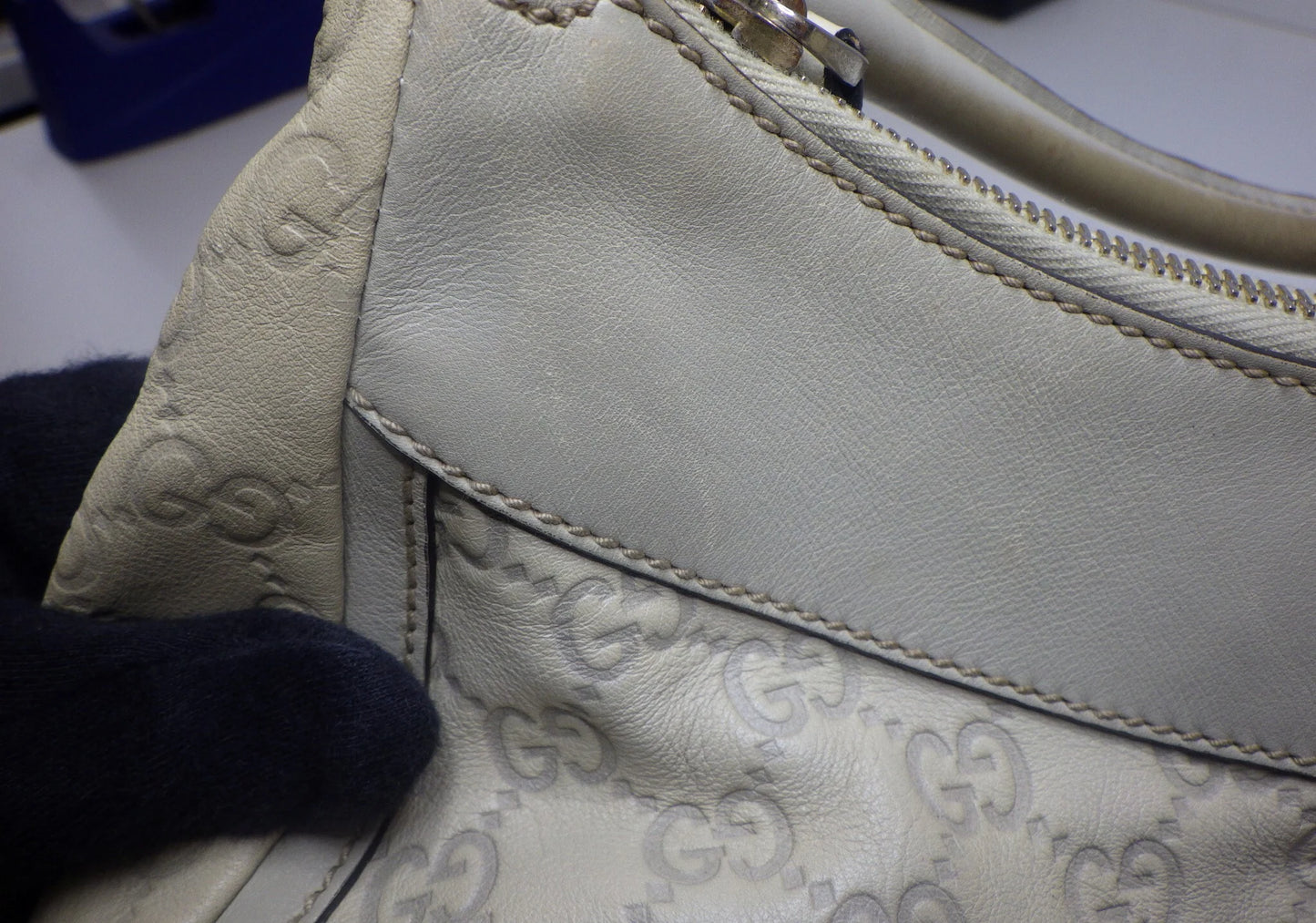 Gucci leather Abbey Line Shoulder Bag White/beige